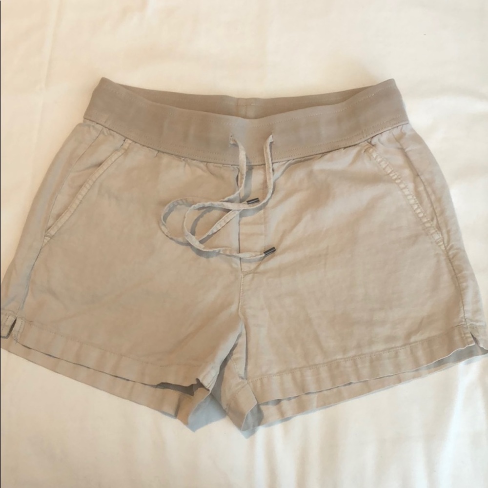 Gap Linen shorts size small